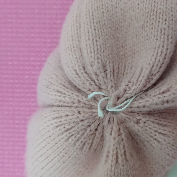 Wool raccoon pompom winter hat for girls size 6-10 years old - Picture 5 of 9